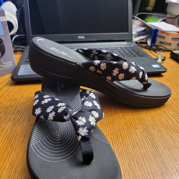 Ladies Flip Flop - Picture 1 of 8